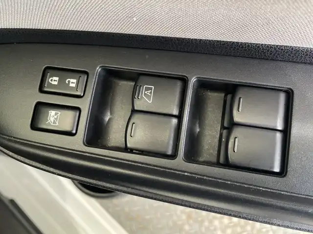 日産 ノート e－パワー X 栃木県 2020(令2)年 5.2万km ブリリアントホワイトパール メモリーナビ/（CD/DVD/Bluetooth/フルセグTV）/バックモニター/エマージェンシーブレーキ/踏み間違い防止アシスト/ETC/デジタルインナーミラー型前後ドライブレコーダー/オートライト/LEDヘッドライト/横滑り防止装置/フォグランプ/スマートキー/プッシュスタート/電動格納ミラー/純正アルミホイール/純正フロアマット