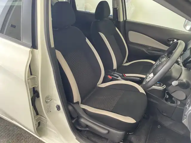 日産 ノート e－パワー X 栃木県 2020(令2)年 5.2万km ブリリアントホワイトパール メモリーナビ/（CD/DVD/Bluetooth/フルセグTV）/バックモニター/エマージェンシーブレーキ/踏み間違い防止アシスト/ETC/デジタルインナーミラー型前後ドライブレコーダー/オートライト/LEDヘッドライト/横滑り防止装置/フォグランプ/スマートキー/プッシュスタート/電動格納ミラー/純正アルミホイール/純正フロアマット