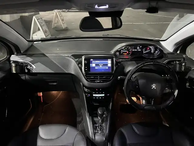 プジョー ２０８ GT ライン アイスエディション 静岡県 2016(平28)年 5.2万km 白 ユーザー買取車/クルーズコントロール/アクティブシティブレーキ/純正タッチスクリーン/FM/AM/BT/ETC/ハーフレザーシート/純正フロアマット/純正17AW