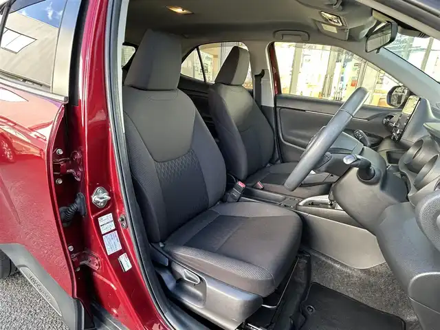 トヨタ ヤリスクロス G 宮城県 2020(令2)年 4.6万km ブラックマイカ/センシュアルレッドマイカ ・ワンオーナー/・純正ナビ/（Bluetooth/ミラキャスト/スマートデバイスリンク）/・全方位カメラ/・レーダークルーズコントロール/・レーンキープアシスト/・後方警戒システム/・衝突軽減装置/・前後コーナーセンサー/・電動パーキングブレーキ/・ブレーキホールド/・革ステアリング/・ステアリングスイッチ/・MTモード/・電動格納ウィンカーミラー/・ETC/・ISOFIX/・LEDライト/・オートライト/・オートハイビーム/・リアプライバシーガラス/・バイザー/・フロアマット/・W＋サイドエアバッグ/ABS/・純正16インチアルミホイール/・スマートキー/・プッシュスタート/・取扱説明書/・保証書