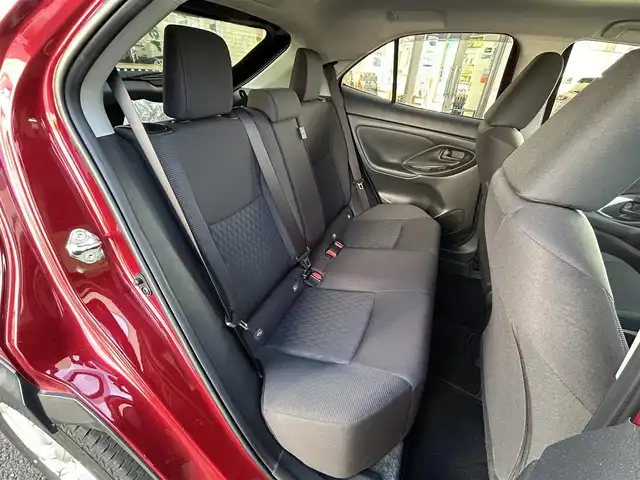 トヨタ ヤリスクロス G 宮城県 2020(令2)年 4.6万km ブラックマイカ/センシュアルレッドマイカ ・ワンオーナー/・純正ナビ/（Bluetooth/ミラキャスト/スマートデバイスリンク）/・全方位カメラ/・レーダークルーズコントロール/・レーンキープアシスト/・後方警戒システム/・衝突軽減装置/・前後コーナーセンサー/・電動パーキングブレーキ/・ブレーキホールド/・革ステアリング/・ステアリングスイッチ/・MTモード/・電動格納ウィンカーミラー/・ETC/・ISOFIX/・LEDライト/・オートライト/・オートハイビーム/・リアプライバシーガラス/・バイザー/・フロアマット/・W＋サイドエアバッグ/ABS/・純正16インチアルミホイール/・スマートキー/・プッシュスタート/・取扱説明書/・保証書