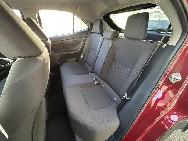 トヨタ ヤリスクロス G 宮城県 2020(令2)年 4.6万km ブラックマイカ/センシュアルレッドマイカ ・ワンオーナー/・純正ナビ/（Bluetooth/ミラキャスト/スマートデバイスリンク）/・全方位カメラ/・レーダークルーズコントロール/・レーンキープアシスト/・後方警戒システム/・衝突軽減装置/・前後コーナーセンサー/・電動パーキングブレーキ/・ブレーキホールド/・革ステアリング/・ステアリングスイッチ/・MTモード/・電動格納ウィンカーミラー/・ETC/・ISOFIX/・LEDライト/・オートライト/・オートハイビーム/・リアプライバシーガラス/・バイザー/・フロアマット/・W＋サイドエアバッグ/ABS/・純正16インチアルミホイール/・スマートキー/・プッシュスタート/・取扱説明書/・保証書