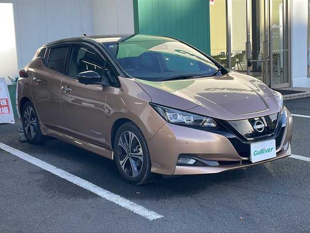 日産 リーフ X Vセレクション 京都府 2021(令3)年 2.7万km オレンジⅡ 純正メモリナビ/アラウンドビューモニター/プロパイロット/ブラインドスポットモニター/インテリジェンスルームミラー/前席シートヒーター/LEDヘッドライト/ビルトインETC/ステアリングヒーター