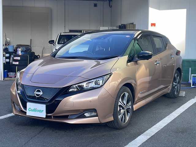 日産 リーフ X Vセレクション 京都府 2021(令3)年 2.7万km オレンジⅡ 純正メモリナビ/アラウンドビューモニター/プロパイロット/ブラインドスポットモニター/インテリジェンスルームミラー/前席シートヒーター/LEDヘッドライト/ビルトインETC/ステアリングヒーター