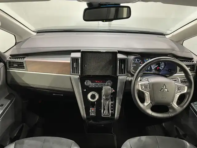 三菱 デリカＤ：５ ジャスパー 愛知県 2023(令5)年 1.8万km ブラックダイヤモンド/グラファイトグレーメタリック マルチビューモニター　/ＡＣ１００Ｖ　/JASPERコンプリートパッケージ/マットフラップ/エンジンフードエンブレム/電動バックドア　/両側パワースライドドア　/レーダークルーズコントロール/衝突軽減ブレーキ　/シートヒーター　/ステアリングヒーター　/レーンキープアシスト　/ブラインドスポットモニター/パドルシフト　/パワーシート　/ＬＥＤヘッドライト/LEDフォグランプ/アイドリングストップ/純正フロアマット　/ラゲッジガード/プッシュスタート/　　-スマートキー