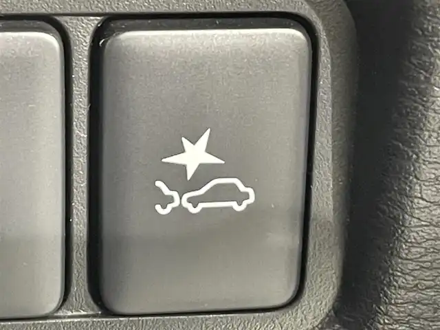 三菱 デリカＤ：５ ジャスパー 愛知県 2023(令5)年 1.8万km ブラックダイヤモンド/グラファイトグレーメタリック マルチビューモニター　/ＡＣ１００Ｖ　/JASPERコンプリートパッケージ/マットフラップ/エンジンフードエンブレム/電動バックドア　/両側パワースライドドア　/レーダークルーズコントロール/衝突軽減ブレーキ　/シートヒーター　/ステアリングヒーター　/レーンキープアシスト　/ブラインドスポットモニター/パドルシフト　/パワーシート　/ＬＥＤヘッドライト/LEDフォグランプ/アイドリングストップ/純正フロアマット　/ラゲッジガード/プッシュスタート/　　-スマートキー