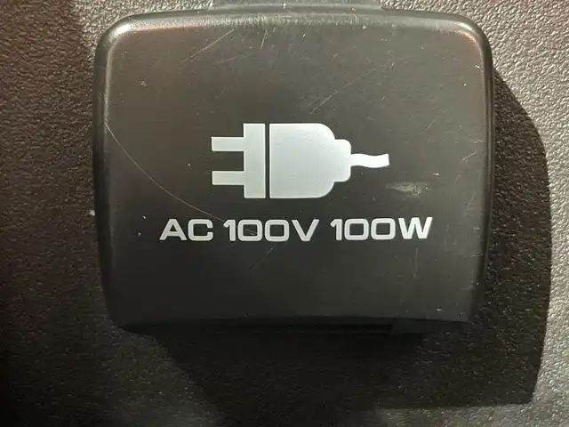 三菱 デリカＤ：５ ジャスパー 愛知県 2023(令5)年 1.8万km ブラックダイヤモンド/グラファイトグレーメタリック マルチビューモニター　/ＡＣ１００Ｖ　/JASPERコンプリートパッケージ/マットフラップ/エンジンフードエンブレム/電動バックドア　/両側パワースライドドア　/レーダークルーズコントロール/衝突軽減ブレーキ　/シートヒーター　/ステアリングヒーター　/レーンキープアシスト　/ブラインドスポットモニター/パドルシフト　/パワーシート　/ＬＥＤヘッドライト/LEDフォグランプ/アイドリングストップ/純正フロアマット　/ラゲッジガード/プッシュスタート/　　-スマートキー