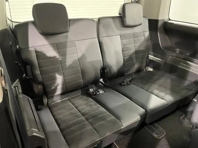 三菱 デリカＤ：５ ジャスパー 愛知県 2023(令5)年 1.8万km ブラックダイヤモンド/グラファイトグレーメタリック マルチビューモニター　/ＡＣ１００Ｖ　/JASPERコンプリートパッケージ/マットフラップ/エンジンフードエンブレム/電動バックドア　/両側パワースライドドア　/レーダークルーズコントロール/衝突軽減ブレーキ　/シートヒーター　/ステアリングヒーター　/レーンキープアシスト　/ブラインドスポットモニター/パドルシフト　/パワーシート　/ＬＥＤヘッドライト/LEDフォグランプ/アイドリングストップ/純正フロアマット　/ラゲッジガード/プッシュスタート/　　-スマートキー