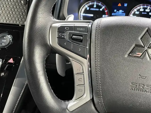 三菱 デリカＤ：５ ジャスパー 愛知県 2023(令5)年 1.8万km ブラックダイヤモンド/グラファイトグレーメタリック マルチビューモニター　/ＡＣ１００Ｖ　/JASPERコンプリートパッケージ/マットフラップ/エンジンフードエンブレム/電動バックドア　/両側パワースライドドア　/レーダークルーズコントロール/衝突軽減ブレーキ　/シートヒーター　/ステアリングヒーター　/レーンキープアシスト　/ブラインドスポットモニター/パドルシフト　/パワーシート　/ＬＥＤヘッドライト/LEDフォグランプ/アイドリングストップ/純正フロアマット　/ラゲッジガード/プッシュスタート/　　-スマートキー