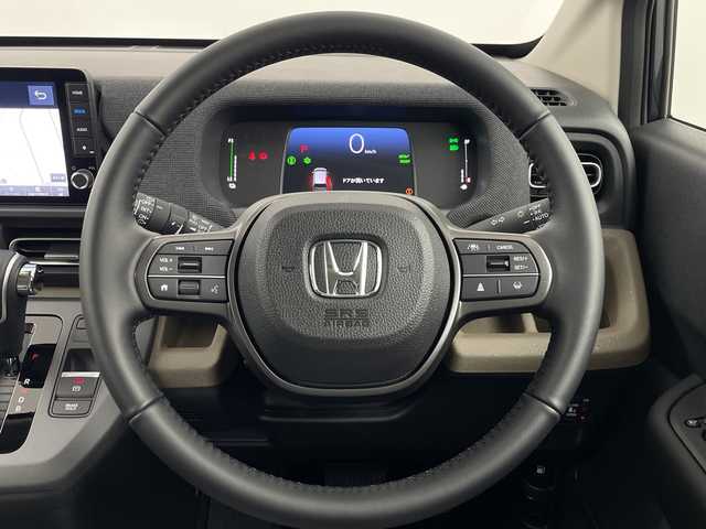 ホンダ フリード ハイブリット e:HEV AIR EX 埼玉県 2025(令7)年 0.1千km メテオロイドグレーメタリック 登録済未使用車/純正メモリナビ/Bluetooth/フルセグ/バックカメラ/両側パワースライドドア/ホンダセンシング/・レーダークルーズコントロール/・レーンキープアシスト/・衝突軽減システム/・誤発進抑制機能/・標識認識機能/前席シートヒーター/ハーフレザーシート/純正１５インチアルミホイール/プッシュスタート/スマートキー/スペアキー