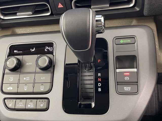 ホンダ フリード ハイブリット e:HEV AIR EX 埼玉県 2025(令7)年 0.1千km メテオロイドグレーメタリック 登録済未使用車/純正メモリナビ/Bluetooth/フルセグ/バックカメラ/両側パワースライドドア/ホンダセンシング/・レーダークルーズコントロール/・レーンキープアシスト/・衝突軽減システム/・誤発進抑制機能/・標識認識機能/前席シートヒーター/ハーフレザーシート/純正１５インチアルミホイール/プッシュスタート/スマートキー/スペアキー