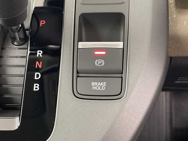 ホンダ フリード ハイブリット e:HEV AIR EX 埼玉県 2025(令7)年 0.1千km メテオロイドグレーメタリック 登録済未使用車/純正メモリナビ/Bluetooth/フルセグ/バックカメラ/両側パワースライドドア/ホンダセンシング/・レーダークルーズコントロール/・レーンキープアシスト/・衝突軽減システム/・誤発進抑制機能/・標識認識機能/前席シートヒーター/ハーフレザーシート/純正１５インチアルミホイール/プッシュスタート/スマートキー/スペアキー