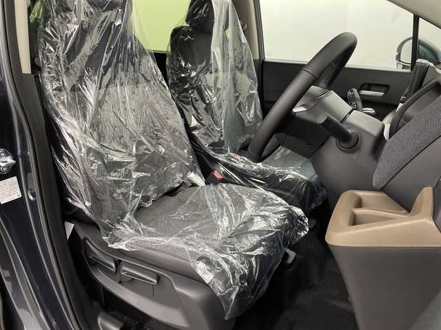 ホンダ フリード ハイブリット e:HEV AIR EX 埼玉県 2025(令7)年 0.1千km メテオロイドグレーメタリック 登録済未使用車/純正メモリナビ/Bluetooth/フルセグ/バックカメラ/両側パワースライドドア/ホンダセンシング/・レーダークルーズコントロール/・レーンキープアシスト/・衝突軽減システム/・誤発進抑制機能/・標識認識機能/前席シートヒーター/ハーフレザーシート/純正１５インチアルミホイール/プッシュスタート/スマートキー/スペアキー