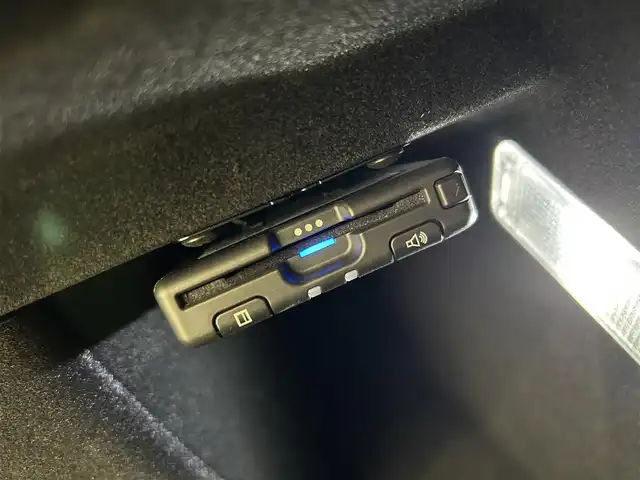 プジョー ３００８ GT ブルー HDi 熊本県 2021(令3)年 6.6万km ペルラネラブラック ・スマートキー/・プッシュスタート/・アクティブセーフティブレーキ/・トラフィックサインインフォメーション/・疲労検知/・アダプティブライト/・インテリジェントハイビーム/・パークセンサー/・ブラインドスポットモニター/・クルーズコントロール(追従式)/・ハーフレザーシート/・D席パワーシート/・前席シートヒーター/・純正ディスプレイオーディオ/　【Bluetooth・USB・AppleCarPlay・AndroidAuto】/・バックカメラ/・左サイドカメラ/・ETC/・ドライブレコーダー(前後録画)/・パワーバックドア/・LEDヘッドランプ/・LEDフォグランプ/・純正マット