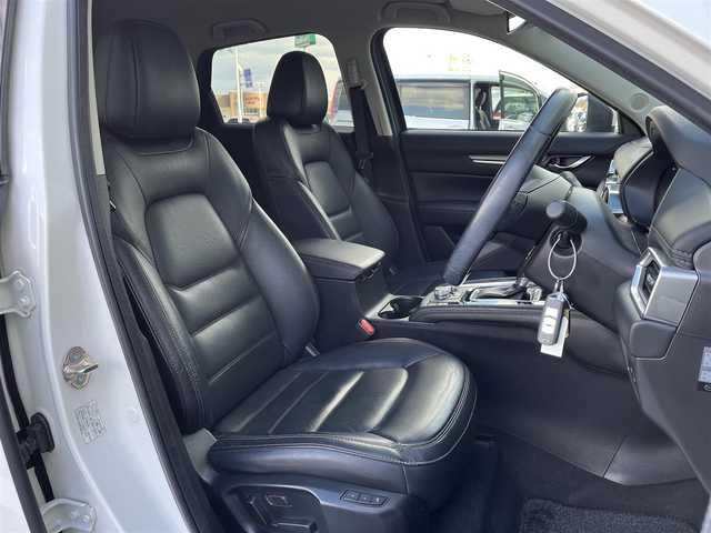マツダ ＣＸ－５ XD Lパッケージ 岐阜県 2020(令2)年 4.4万km スノーフレイクホワイトパールマイカ 登録時走行距離：43793km/メーカー純正ディスプレイオーディオ/　CD DVD BT ワンセグTV/全方位カメラ/パワーバックドア/ブラックレザーシート/全席シートヒーター/パワーシート/ステアリングヒーター/革巻きステアリング/衝突被害軽減装置/レーンキープアシスト/レーダークルーズコントロール/ヘッドアップディスプレイ/ブラインドスポットモニター/クリアランスソナー/LEDヘッドライト/オートライト/ETC/プッシュスタート/スマートキー/スペアキー