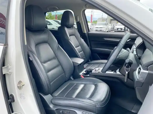 マツダ ＣＸ－５ XD Lパッケージ 岐阜県 2020(令2)年 4.4万km スノーフレイクホワイトパールマイカ 純正SDナビ/（フルセグTV/CD・DVDプレーヤー）OP/全周囲カメラ（OP）/前後クリアランスソナー（OP）/i-ACTIVSENSE/・アドバンストスマートシティブレーキサポート（前進時）/・スマートキシティブレーキサポート（後退時）/・レーダークルーズコントロール/・レーンキープアシストシステム/・車線逸脱警報システム/・ブラインドスポットモニターリング/・ドライバーアテンションアラート/・交通標識認識システム/ヘッドアップディスプレイ/黒本革シート/メモリ機能付パワーシート/全席シートヒーター/パワーバックドア/本革巻きステアリング/シフトノブ/ステアリングヒーター/MTモード付AT/パドルシフト/純正19インチAW/純正フロアマット/純正ETC/スマートキー×2