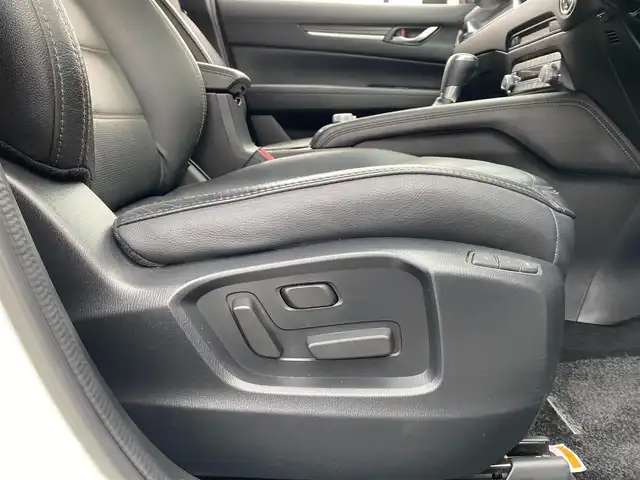 マツダ ＣＸ－５ XD Lパッケージ 岐阜県 2020(令2)年 4.4万km スノーフレイクホワイトパールマイカ 純正SDナビ/（フルセグTV/CD・DVDプレーヤー）OP/全周囲カメラ（OP）/前後クリアランスソナー（OP）/i-ACTIVSENSE/・アドバンストスマートシティブレーキサポート（前進時）/・スマートキシティブレーキサポート（後退時）/・レーダークルーズコントロール/・レーンキープアシストシステム/・車線逸脱警報システム/・ブラインドスポットモニターリング/・ドライバーアテンションアラート/・交通標識認識システム/ヘッドアップディスプレイ/黒本革シート/メモリ機能付パワーシート/全席シートヒーター/パワーバックドア/本革巻きステアリング/シフトノブ/ステアリングヒーター/MTモード付AT/パドルシフト/純正19インチAW/純正フロアマット/純正ETC/スマートキー×2