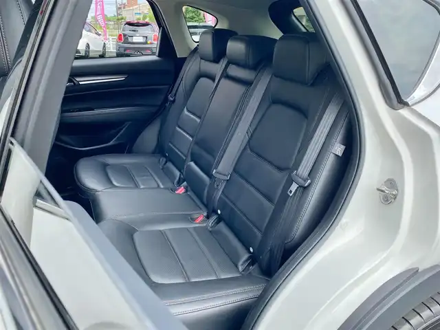 マツダ ＣＸ－５ XD Lパッケージ 岐阜県 2020(令2)年 4.4万km スノーフレイクホワイトパールマイカ 純正SDナビ/（フルセグTV/CD・DVDプレーヤー）OP/全周囲カメラ（OP）/前後クリアランスソナー（OP）/i-ACTIVSENSE/・アドバンストスマートシティブレーキサポート（前進時）/・スマートキシティブレーキサポート（後退時）/・レーダークルーズコントロール/・レーンキープアシストシステム/・車線逸脱警報システム/・ブラインドスポットモニターリング/・ドライバーアテンションアラート/・交通標識認識システム/ヘッドアップディスプレイ/黒本革シート/メモリ機能付パワーシート/全席シートヒーター/パワーバックドア/本革巻きステアリング/シフトノブ/ステアリングヒーター/MTモード付AT/パドルシフト/純正19インチAW/純正フロアマット/純正ETC/スマートキー×2