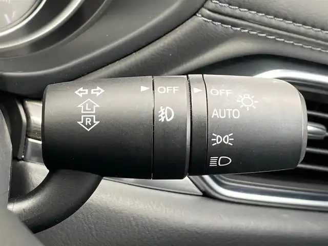 マツダ ＣＸ－５ XD Lパッケージ 岐阜県 2020(令2)年 4.4万km スノーフレイクホワイトパールマイカ 純正SDナビ/（フルセグTV/CD・DVDプレーヤー）OP/全周囲カメラ（OP）/前後クリアランスソナー（OP）/i-ACTIVSENSE/・アドバンストスマートシティブレーキサポート（前進時）/・スマートキシティブレーキサポート（後退時）/・レーダークルーズコントロール/・レーンキープアシストシステム/・車線逸脱警報システム/・ブラインドスポットモニターリング/・ドライバーアテンションアラート/・交通標識認識システム/ヘッドアップディスプレイ/黒本革シート/メモリ機能付パワーシート/全席シートヒーター/パワーバックドア/本革巻きステアリング/シフトノブ/ステアリングヒーター/MTモード付AT/パドルシフト/純正19インチAW/純正フロアマット/純正ETC/スマートキー×2