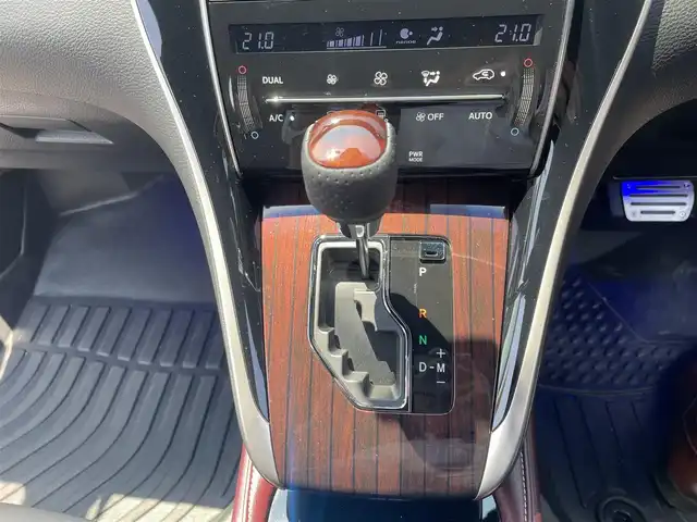 トヨタ ハリアー プレミアム アドバンスドP 千葉県 2015(平27)年 9.8万km ブラック Bluetooth/ハーフレザー/センターコンソール内に置くだけ充電器/ドライブレコーダー(CSD-790htg)/車内ライト(LED)/純正ナビ(AM/FM/CD/DVD/ブルーレイ/AUX/USB)/パワーバックドア/カーテシランプ/アランドビューモニター/運転席：パワーシート/電格ミラー/LTA/JBL/コーナーセンサー/スペアタイヤ