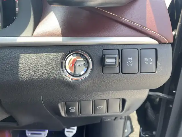 トヨタ ハリアー プレミアム アドバンスドP 千葉県 2015(平27)年 9.8万km ブラック Bluetooth/ハーフレザー/センターコンソール内に置くだけ充電器/ドライブレコーダー(CSD-790htg)/車内ライト(LED)/純正ナビ(AM/FM/CD/DVD/ブルーレイ/AUX/USB)/パワーバックドア/カーテシランプ/アランドビューモニター/運転席：パワーシート/電格ミラー/LTA/JBL/コーナーセンサー/スペアタイヤ