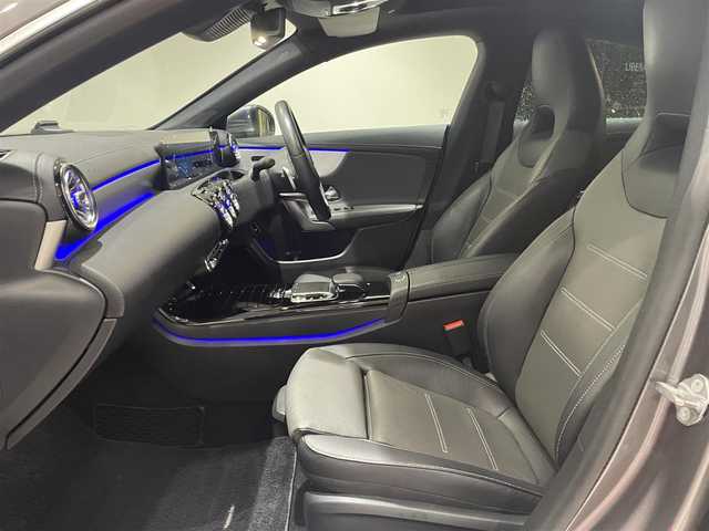 メルセデス・ベンツ ＣＬＡ２００ｄ AMGライン 愛知県 2019(令1)年 2.5万km マウンテングレー レザーエクスクルーシブ　/パノラミックスライディングルーフ、/ヘッドアップディスプレイ/レーダーセーフティＰＫＧ　/アドバンスドＰＫＧ　/ＭＢＵＸ　/Ｂｌｕｅｔｏｏｔｈ　/フルセグＴＶ　/３６０度カメラ　/ワイヤレスチャージ　/ＬＥＤヘッドライト　/ACC/LKA/LDW/BSM/ドライブレコーダー/ETC2.0/プッシュスタート/アイドリングストップ