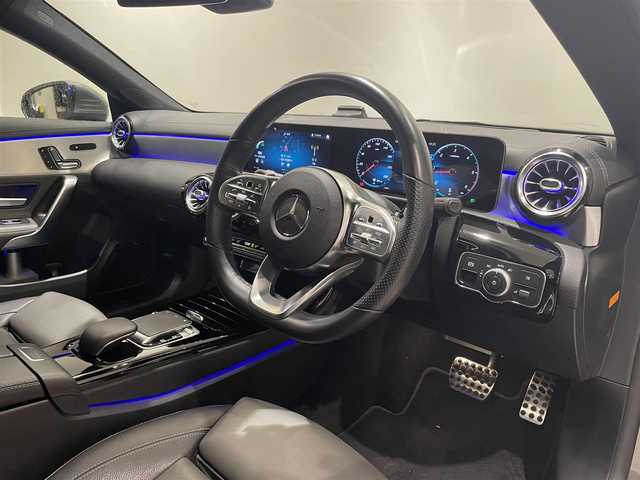 メルセデス・ベンツ ＣＬＡ２００ｄ AMGライン 愛知県 2019(令1)年 2.5万km マウンテングレー レザーエクスクルーシブ　/パノラミックスライディングルーフ、/ヘッドアップディスプレイ/レーダーセーフティＰＫＧ　/アドバンスドＰＫＧ　/ＭＢＵＸ　/Ｂｌｕｅｔｏｏｔｈ　/フルセグＴＶ　/３６０度カメラ　/ワイヤレスチャージ　/ＬＥＤヘッドライト　/ACC/LKA/LDW/BSM/ドライブレコーダー/ETC2.0/プッシュスタート/アイドリングストップ