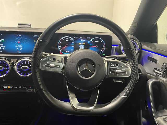 メルセデス・ベンツ ＣＬＡ２００ｄ AMGライン 愛知県 2019(令1)年 2.5万km マウンテングレー レザーエクスクルーシブ　/パノラミックスライディングルーフ、/ヘッドアップディスプレイ/レーダーセーフティＰＫＧ　/アドバンスドＰＫＧ　/ＭＢＵＸ　/Ｂｌｕｅｔｏｏｔｈ　/フルセグＴＶ　/３６０度カメラ　/ワイヤレスチャージ　/ＬＥＤヘッドライト　/ACC/LKA/LDW/BSM/ドライブレコーダー/ETC2.0/プッシュスタート/アイドリングストップ