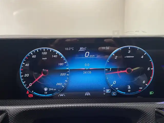 メルセデス・ベンツ ＣＬＡ２００ｄ AMGライン 愛知県 2019(令1)年 2.5万km マウンテングレー レザーエクスクルーシブ　/パノラミックスライディングルーフ、/ヘッドアップディスプレイ/レーダーセーフティＰＫＧ　/アドバンスドＰＫＧ　/ＭＢＵＸ　/Ｂｌｕｅｔｏｏｔｈ　/フルセグＴＶ　/３６０度カメラ　/ワイヤレスチャージ　/ＬＥＤヘッドライト　/ACC/LKA/LDW/BSM/ドライブレコーダー/ETC2.0/プッシュスタート/アイドリングストップ