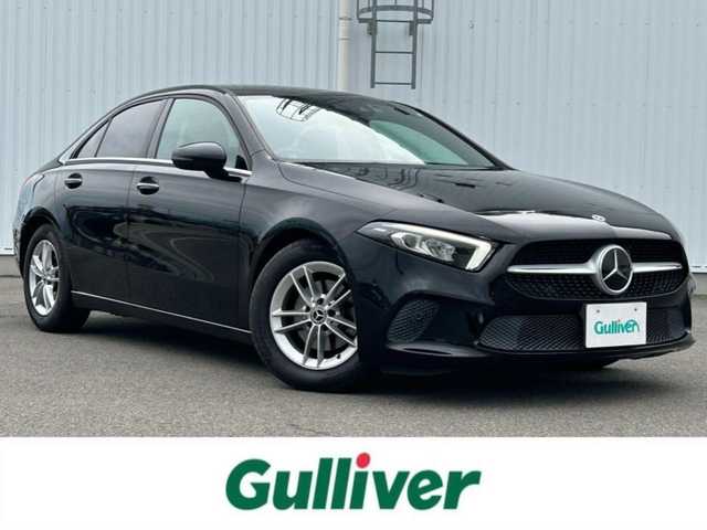 メルセデス・ベンツ Ａ１８０ セダン 愛媛県 2020(令2)年 2.2万km ブルーブラック 純正ナビ/バックカメラ/MTモード付きAT/パドルシフト/ビルトインETC/スペアキー/コーナーセンサー/ハーフレザーシート/シートヒーター/Bluetooth/前方ドライブレコーダー/フルセグTV/純正16インチアルミホイール/LED/オートライト/USB/衝突被害軽減システム/純正フロアマット/アイドリングストップ