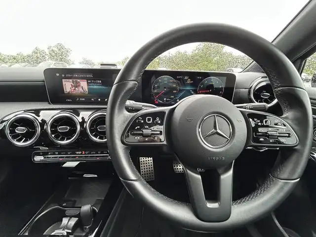 メルセデス・ベンツ Ａ１８０ セダン 愛媛県 2020(令2)年 2.2万km ブルーブラック 純正ナビ/バックカメラ/MTモード付きAT/パドルシフト/ビルトインETC/スペアキー/コーナーセンサー/ハーフレザーシート/シートヒーター/Bluetooth/前方ドライブレコーダー/フルセグTV/純正16インチアルミホイール/LED/オートライト/USB/衝突被害軽減システム/純正フロアマット/アイドリングストップ