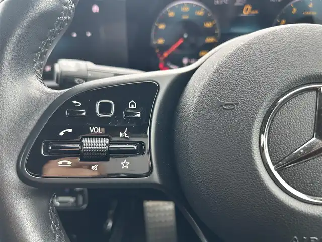 メルセデス・ベンツ Ａ１８０ セダン 愛媛県 2020(令2)年 2.2万km ブルーブラック 純正ナビ/バックカメラ/MTモード付きAT/パドルシフト/ビルトインETC/スペアキー/コーナーセンサー/ハーフレザーシート/シートヒーター/Bluetooth/前方ドライブレコーダー/フルセグTV/純正16インチアルミホイール/LED/オートライト/USB/衝突被害軽減システム/純正フロアマット/アイドリングストップ