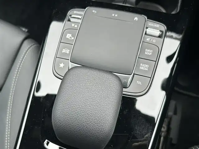 メルセデス・ベンツ Ａ１８０ セダン 愛媛県 2020(令2)年 2.2万km ブルーブラック 純正ナビ/バックカメラ/MTモード付きAT/パドルシフト/ビルトインETC/スペアキー/コーナーセンサー/ハーフレザーシート/シートヒーター/Bluetooth/前方ドライブレコーダー/フルセグTV/純正16インチアルミホイール/LED/オートライト/USB/衝突被害軽減システム/純正フロアマット/アイドリングストップ