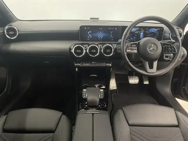 メルセデス・ベンツ Ａ１８０ セダン 岡山県 2020(令2)年 2.2万km ブルーブラック 純正ナビ/バックカメラ/MTモード付きAT/パドルシフト/ビルトインETC/スペアキー/コーナーセンサー/ハーフレザーシート/シートヒーター/Bluetooth/前方ドライブレコーダー/フルセグTV/純正16インチアルミホイール/LED/オートライト/USB/衝突被害軽減システム/純正フロアマット/アイドリングストップ