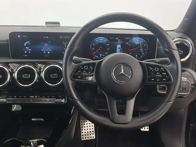 メルセデス・ベンツ Ａ１８０ セダン 岡山県 2020(令2)年 2.2万km ブルーブラック 純正ナビ/バックカメラ/MTモード付きAT/パドルシフト/ビルトインETC/スペアキー/コーナーセンサー/ハーフレザーシート/シートヒーター/Bluetooth/前方ドライブレコーダー/フルセグTV/純正16インチアルミホイール/LED/オートライト/USB/衝突被害軽減システム/純正フロアマット/アイドリングストップ