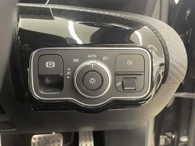 メルセデス・ベンツ Ａ１８０ セダン 岡山県 2020(令2)年 2.2万km ブルーブラック 純正ナビ/バックカメラ/MTモード付きAT/パドルシフト/ビルトインETC/スペアキー/コーナーセンサー/ハーフレザーシート/シートヒーター/Bluetooth/前方ドライブレコーダー/フルセグTV/純正16インチアルミホイール/LED/オートライト/USB/衝突被害軽減システム/純正フロアマット/アイドリングストップ