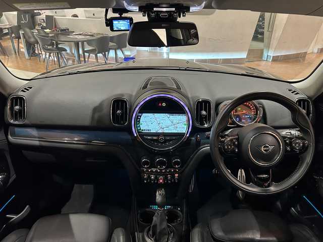 ＭＩＮＩ ミニ クロスオーバー クーパー SD オール4 道央・札幌 2019(令1)年 4万km ミッドナイト・ブラック・メタリック 電動パノラマガラスサンルーフ/MINI Yoursパッケージ/　・19インチアロイホイールMINIYoursマスターピース/　・MINIYoursスポーツレザーステアリング/　・電動フロントシート/　・レザーチェスターカーボンブラック/　・MINIYoursインテリアピアノブラック/ペッパーパッケージ/　・リアビューカメラ/　・PDC/　・ETC/　・MINIエキサイトメントパッケージ/　・オートマチックテールゲート/社外フルセグTV/ACC/シートヒーター/LEDヘッドライト