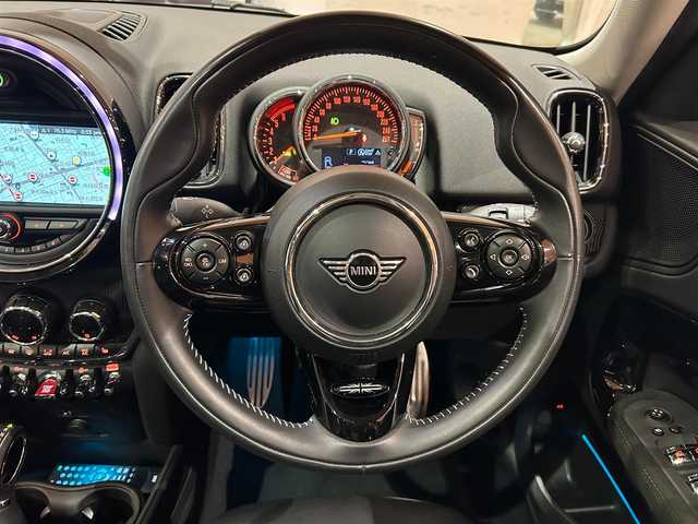 ＭＩＮＩ ミニ クロスオーバー クーパー SD オール4 道央・札幌 2019(令1)年 4万km ミッドナイト・ブラック・メタリック 電動パノラマガラスサンルーフ/MINI Yoursパッケージ/　・19インチアロイホイールMINIYoursマスターピース/　・MINIYoursスポーツレザーステアリング/　・電動フロントシート/　・レザーチェスターカーボンブラック/　・MINIYoursインテリアピアノブラック/ペッパーパッケージ/　・リアビューカメラ/　・PDC/　・ETC/　・MINIエキサイトメントパッケージ/　・オートマチックテールゲート/社外フルセグTV/ACC/シートヒーター/LEDヘッドライト