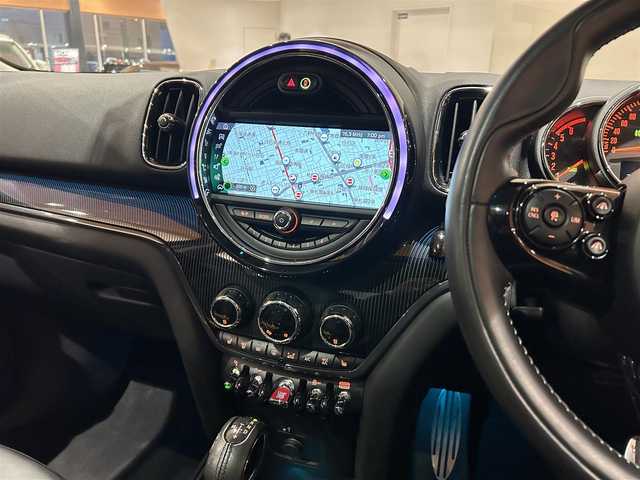 ＭＩＮＩ ミニ クロスオーバー クーパー SD オール4 道央・札幌 2019(令1)年 4万km ミッドナイト・ブラック・メタリック 電動パノラマガラスサンルーフ/MINI Yoursパッケージ/　・19インチアロイホイールMINIYoursマスターピース/　・MINIYoursスポーツレザーステアリング/　・電動フロントシート/　・レザーチェスターカーボンブラック/　・MINIYoursインテリアピアノブラック/ペッパーパッケージ/　・リアビューカメラ/　・PDC/　・ETC/　・MINIエキサイトメントパッケージ/　・オートマチックテールゲート/社外フルセグTV/ACC/シートヒーター/LEDヘッドライト