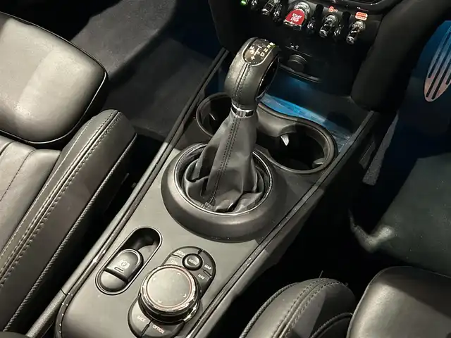 ＭＩＮＩ ミニ クロスオーバー クーパー SD オール4 道央・札幌 2019(令1)年 4万km ミッドナイト・ブラック・メタリック 電動パノラマガラスサンルーフ/MINI Yoursパッケージ/　・19インチアロイホイールMINIYoursマスターピース/　・MINIYoursスポーツレザーステアリング/　・電動フロントシート/　・レザーチェスターカーボンブラック/　・MINIYoursインテリアピアノブラック/ペッパーパッケージ/　・リアビューカメラ/　・PDC/　・ETC/　・MINIエキサイトメントパッケージ/　・オートマチックテールゲート/社外フルセグTV/ACC/シートヒーター/LEDヘッドライト