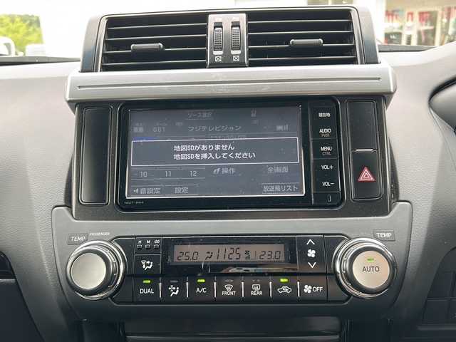 トヨタ ランドクルーザー プラド TX 千葉県 2016(平28)年 8.6万km ホワイトパールクリスタルシャイン 1オーナー M/Tタイヤ LT265/70R17 外17インチAW 前後センサー サイドステップ ナビNSZT-W64 バックカメラ ETC ドラレコ 革調シートカバー ディーゼル ターボ 4WD
