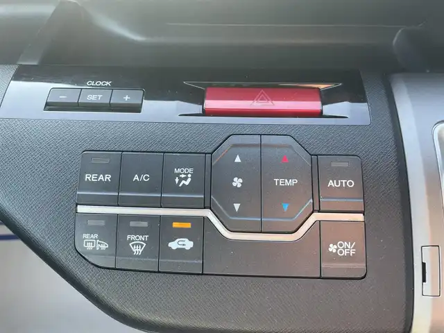 ホンダ ステップワゴン スパーダ Z HDDナビED 大阪府 2011(平23)年 7.9万km プレミアムホワイトパール (株)IDOMが運営する【じしゃロン堺店】の自社ローン専用車両になります。/こちらは現金またはオートローンご利用時の価格です。自社ローンご希望の方は別途その旨お申付け下さい