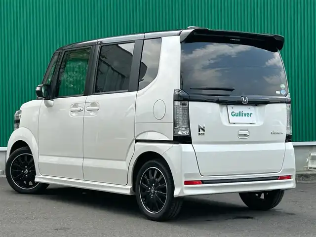 ホンダ Ｎ ＢＯＸ 2トーン カスタム G ターボLパッケージ 宮城県 2016(平28)年 8万km プレミアムホワイトパールⅡ あんしんパッケージ/●シティブレーキアクティブシステム/●前席用i-サイドエアバッグ＋サイドカーテンエアバッグ/リア右側パワースライドドア/リアシートスライド＋シートバックテーブル/ディスチャージヘッドライト(オートライトコントロール機構付)/オートリトラミラー/＝＝＝/ワンオーナー/純正ナビ/・ワンセグ/Bluetooth/CD/AM/FM/バックカメラ/ビルドインETC/クルーズコントロール/両側電動スライドドア/オートライト/LEDフォグランプ/LED室内灯/パドルシフト/革巻きステアリング/ターボ車/社外ドライブレコーダー/スマートキー×2本/保証書/取扱説明書