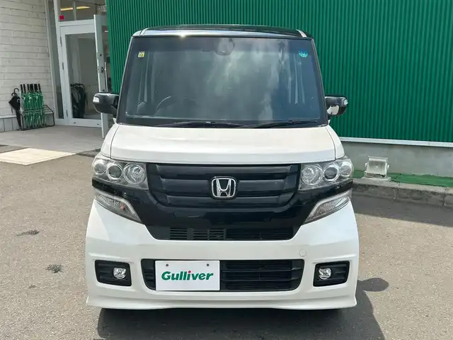 ホンダ Ｎ ＢＯＸ 2トーン カスタム G ターボLパッケージ 宮城県 2016(平28)年 8万km プレミアムホワイトパールⅡ あんしんパッケージ/●シティブレーキアクティブシステム/●前席用i-サイドエアバッグ＋サイドカーテンエアバッグ/リア右側パワースライドドア/リアシートスライド＋シートバックテーブル/ディスチャージヘッドライト(オートライトコントロール機構付)/オートリトラミラー/＝＝＝/ワンオーナー/純正ナビ/・ワンセグ/Bluetooth/CD/AM/FM/バックカメラ/ビルドインETC/クルーズコントロール/両側電動スライドドア/オートライト/LEDフォグランプ/LED室内灯/パドルシフト/革巻きステアリング/ターボ車/社外ドライブレコーダー/スマートキー×2本/保証書/取扱説明書