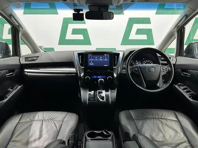 トヨタ ヴェルファイア Z 鹿児島県 2020(令2)年 4.5万km ブラック トヨタセーフティセンス/・プリクラッシュセーフティ/・レーントレーシングアシスト/・全車速追従機能付レーダークルーズコントロール/・ロードサインアシスト/・オートマチックハイビーム/・先行車発進お知らせ機能/クリアランスソナー&バックソナー/純正フリップダウンモニター/純正ディスプレイオーディオ/（フルセグ/Bluetooth/AM/FM）/バックカメラ/ビルトインETC/社外前後ドライブレコーダー【ZDR-015】/両側パワースライドドア/２列目オットマン/ステアリングリモコン/純正LEDヘッドライト/オートライト/純正フロアマット/純正18インチアルミ