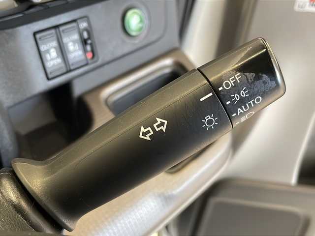 ホンダ ステップワゴン G 福井県 2016(平28)年 8万km ホワイトオーキッドパール 純正9インチナビ/フルセグTV/バックカメラ/フリップダウンモニター/クルーズコントロール/ETC/前後ドライブレコーダー/両側パワースライドドア/オートライト/HIDヘッドライト/社外AW付スタッドレスタイヤ車載/プッシュスタート/スマートキー×2/ステアリングスイッチ/純正フロアマット