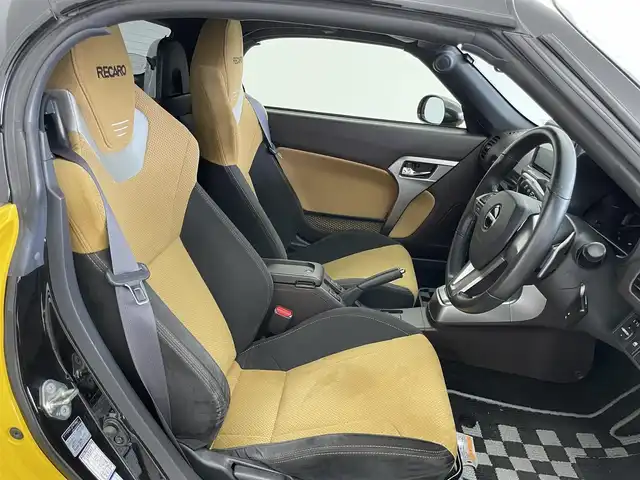 ダイハツ コペン ローブ S 埼玉県 2015(平27)年 1.8万km ジョーヌイエロー 純正ナビ　バックカメラ　シートヒーター　ＥＴＣ　モモステアリング　レカロシート　社外マフラー　パドルシフト　　純正アルミホイール　スマートキー　Ｂｌｕｅｔｏｏｔｈ　ＤＶＤ再生　ＬＥＤライト