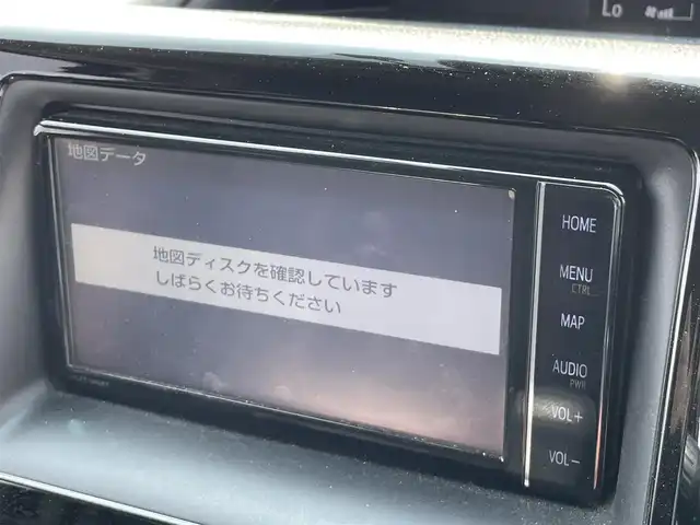 トヨタ ノア X 茨城県 2019(令1)年 4.7万km ホワイトパールクリスタルシャイン 純正ナビ/【AM・FM・TV・BT・SD・ＣＤ・ＤＶＤ】/Bカメラ/クルコン/前方ドラレコ/ステリモ/MTモード付AT/アイドリングストップ/両側パワスラ/オートライト/オートハイビーム/LEDライト/横滑り防止装置/レーンキープアシスト/衝突被害軽減システム/社外アルミホイール/電格ミラー/ウインカーミラー/ドアバイザー