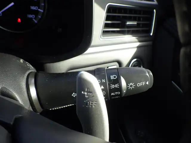 三菱 デリカＤ：５ シャモニー 千葉県 2025(令7)年 0.1千km 黒Ⅱ CHAMONIX (8人)　4WD　e-Assist/オリジナルナビ取付パッケージ＋リアモニター取付パッケージ(25/300)　ステップレス　（8人）/e-Assist/・衝突被害軽減ブレーキシステム（FCM）/・車線逸脱警報システム（LDW）/・誤発進抑制機能（前進＆後退時）（UMS）/・レーダークルーズコントロールシステム（ACC）/・オートマチックハイビーム[AHB]/エレクトリックテールゲート/両側パワースライドドア/運転席パワーシート/ハーフレザーシート/前席シートヒーター/革巻きステアリング/ステアリングスイッチ/パドルシフト/純正18インチアルミホイル/サイド/カーテンエアバッグ/キーレスオペレーションシステム