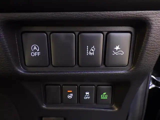 三菱 デリカＤ：５ シャモニー 千葉県 2025(令7)年 0.1千km 黒Ⅱ CHAMONIX (8人)　4WD　e-Assist/オリジナルナビ取付パッケージ＋リアモニター取付パッケージ(25/300)　ステップレス　（8人）/e-Assist/・衝突被害軽減ブレーキシステム（FCM）/・車線逸脱警報システム（LDW）/・誤発進抑制機能（前進＆後退時）（UMS）/・レーダークルーズコントロールシステム（ACC）/・オートマチックハイビーム[AHB]/エレクトリックテールゲート/両側パワースライドドア/運転席パワーシート/ハーフレザーシート/前席シートヒーター/革巻きステアリング/ステアリングスイッチ/パドルシフト/純正18インチアルミホイル/サイド/カーテンエアバッグ/キーレスオペレーションシステム